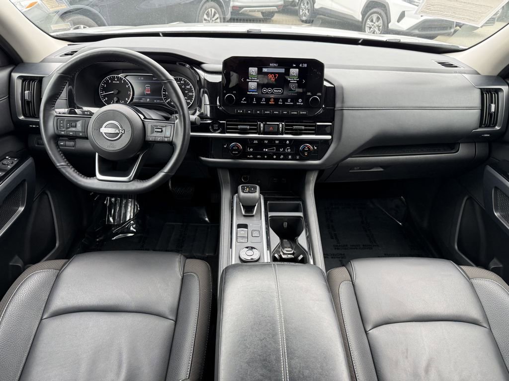 Used 2025 Nissan Pathfinder SL image 22