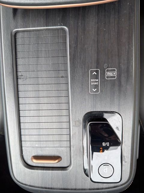 Used 2024 Nissan Ariya AWD image 33