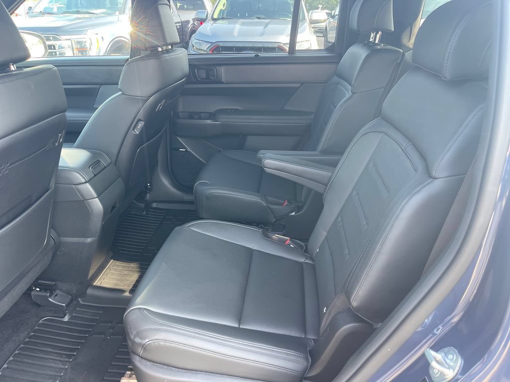 Used 2025 Hyundai Santa Fe Calligraphy AWD/4WD image 14