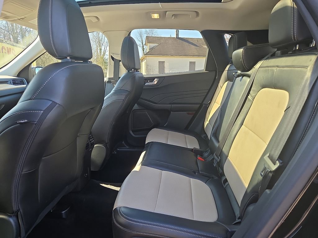 Used 2022 Ford Escape Titanium w/ Titanium Elite Package image 10