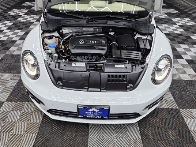 Used 2015 Volkswagen Beetle R-Line FWD image 34