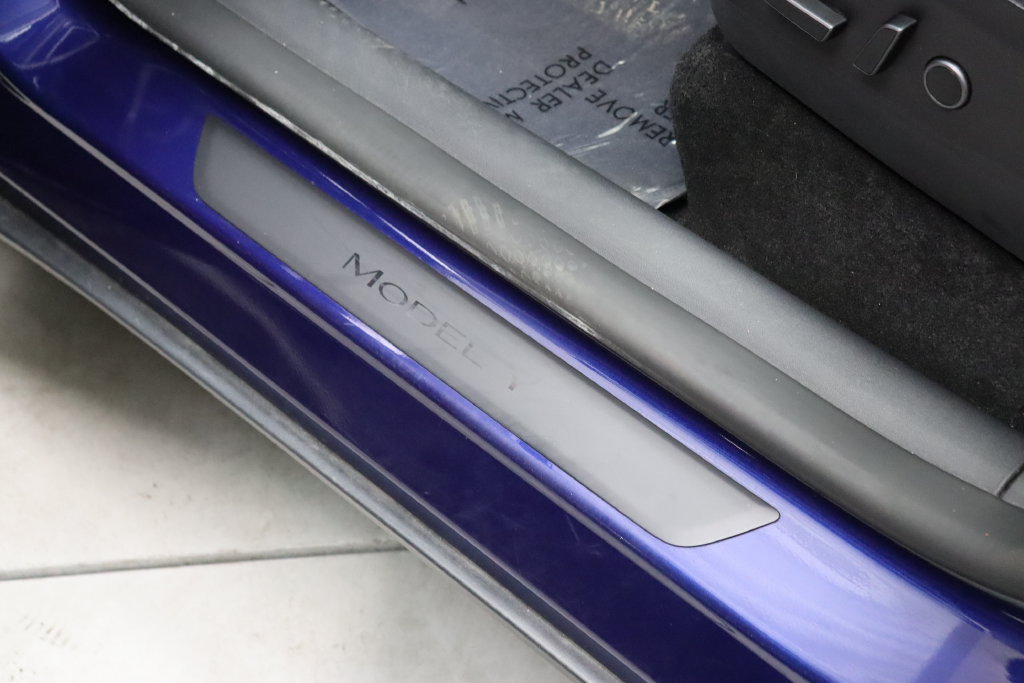 Used 2024 Tesla Model Y 2WD image 24