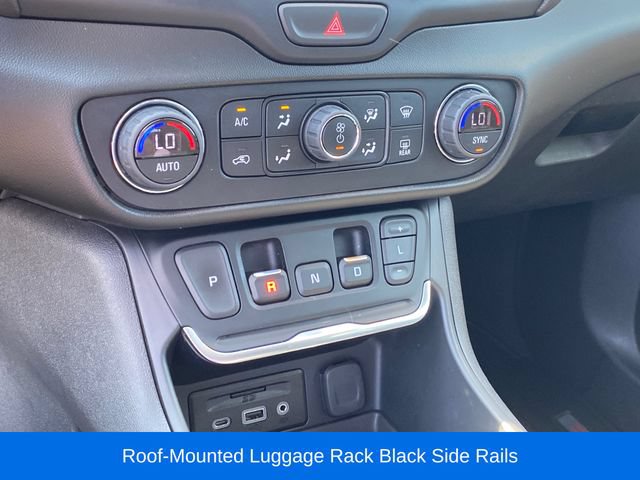 Used 2020 GMC Terrain SLE w/ Driver Convenience Package FWD image 13