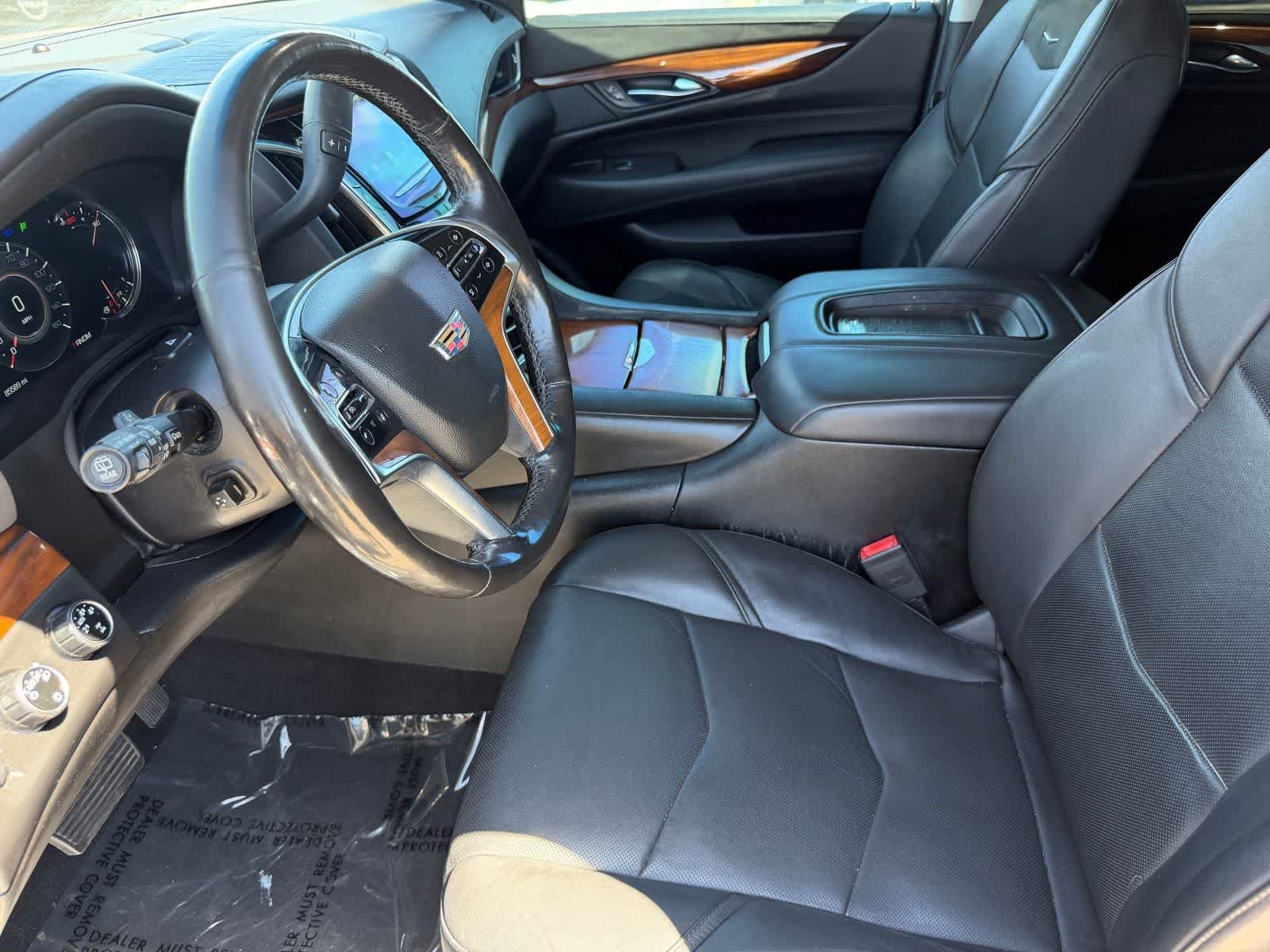 Used 2016 Cadillac Escalade Luxury AWD/4WD image 12