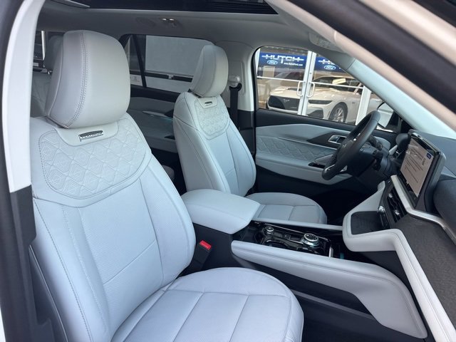 New 2025 Ford Explorer Platinum w/ Ultimate Package image 24