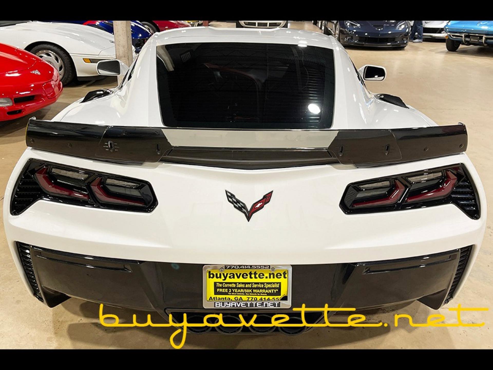 Used 2016 Chevrolet Corvette Z06 w/ 3LZ Preferred Equipment Group RWD image 9