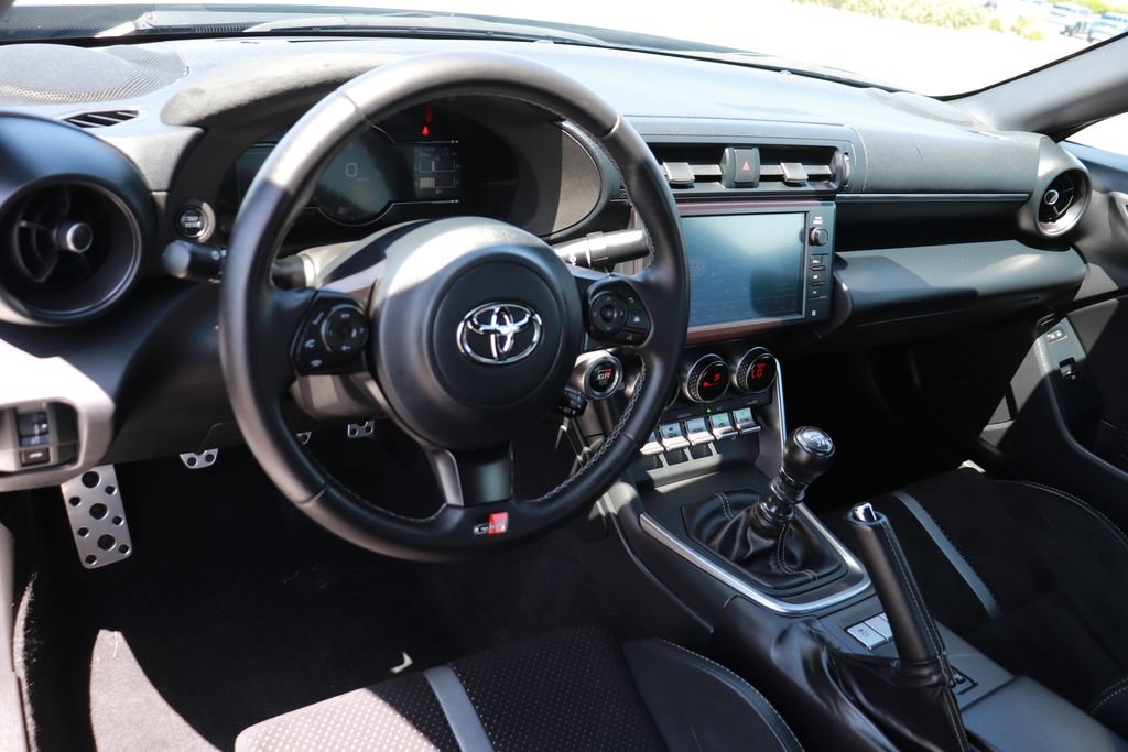 Used 2025 Toyota GR86 Premium w/ Performance Package RWD image 13
