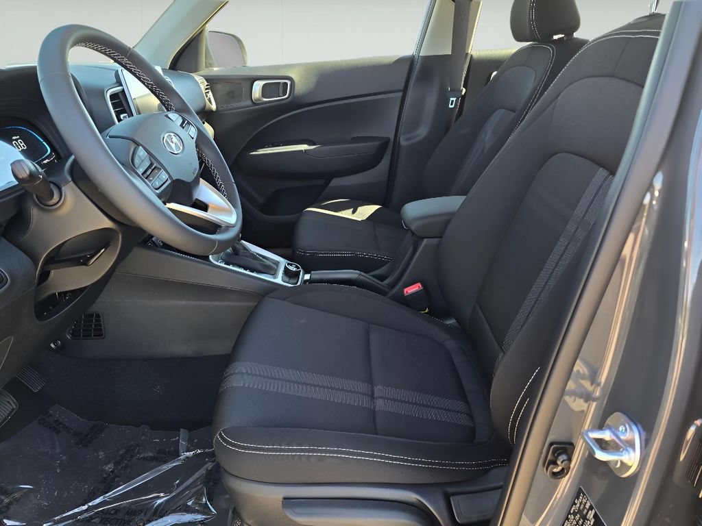 Used 2025 Hyundai Venue SEL FWD image 9