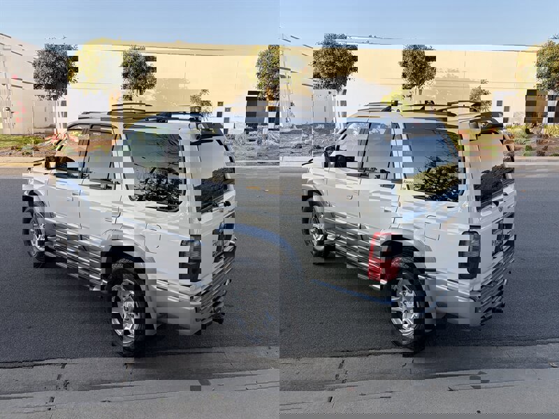 Used 2000 Toyota 4Runner Limited image 10