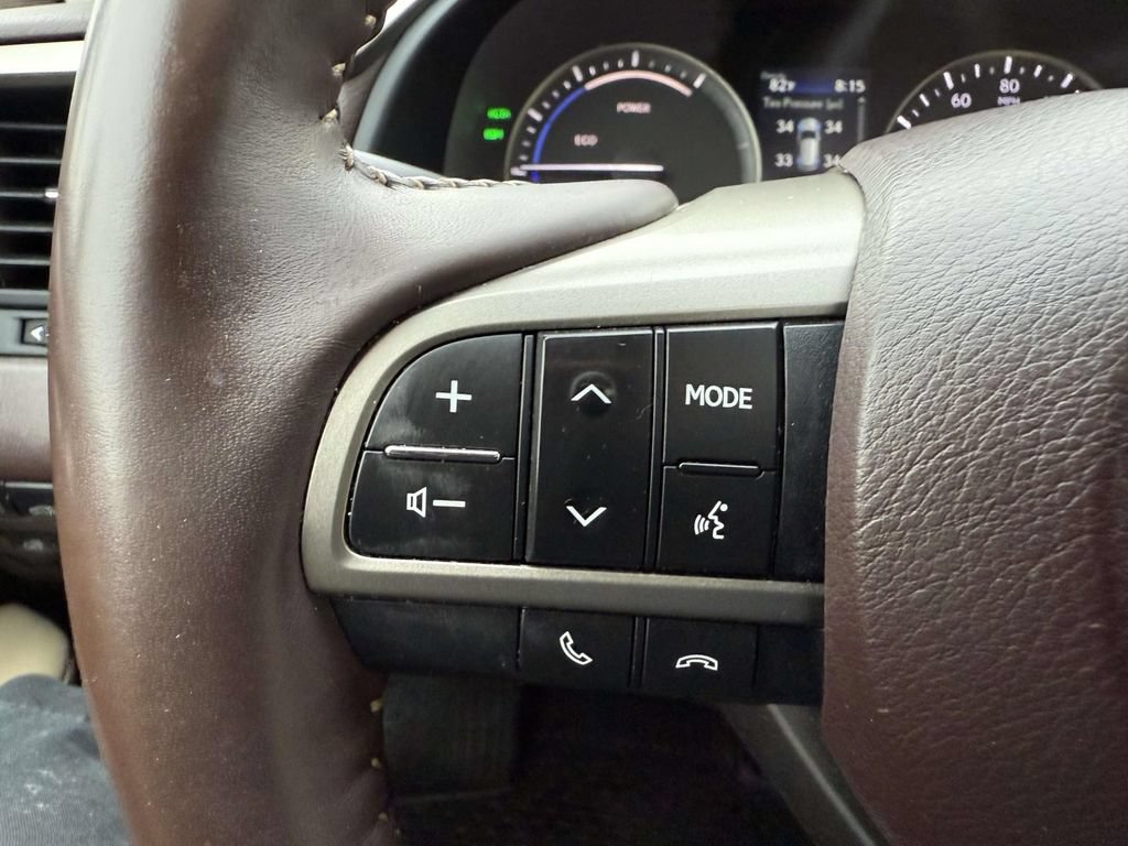 Used 2017 Lexus RX 450h AWD w/ Luxury Package image 22