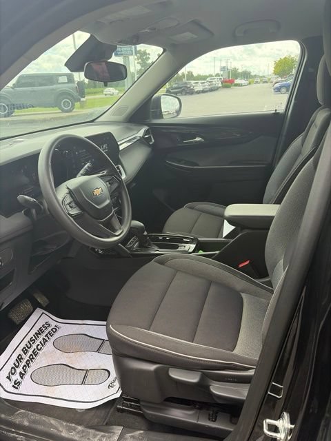 Used 2024 Chevrolet TrailBlazer LS w/ LS Convenience Package AWD/4WD image 16