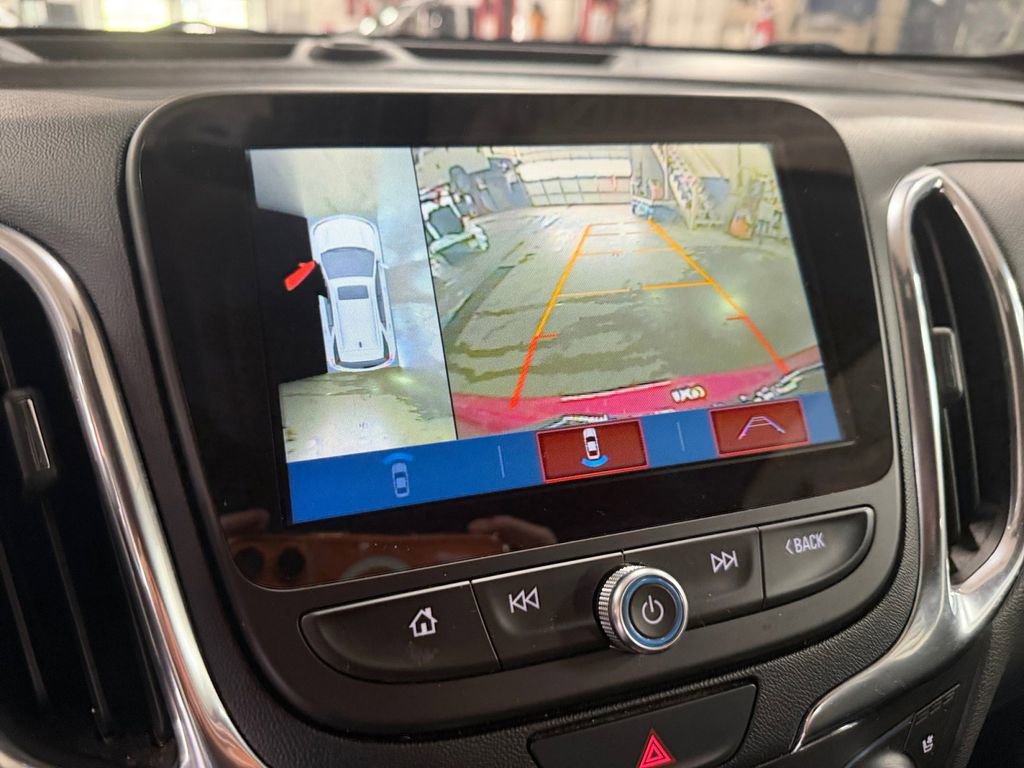 Used 2018 Chevrolet Equinox Premier AWD/4WD image 16