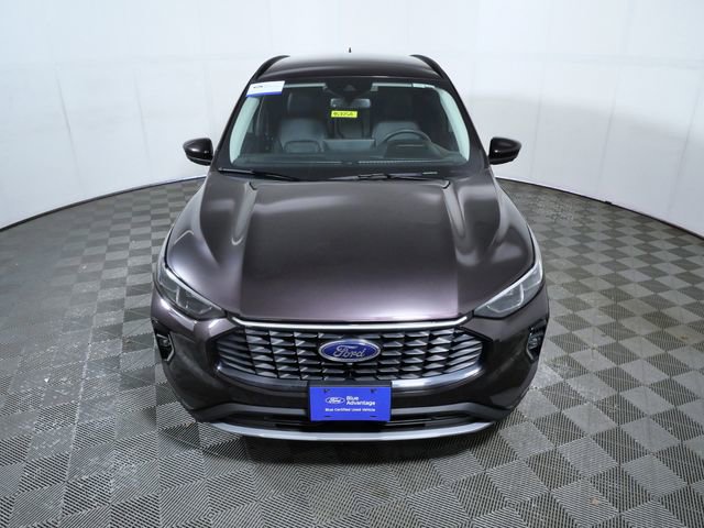 Certified 2023 Ford Escape Platinum w/ Premium Technology Package AWD/4WD image 3