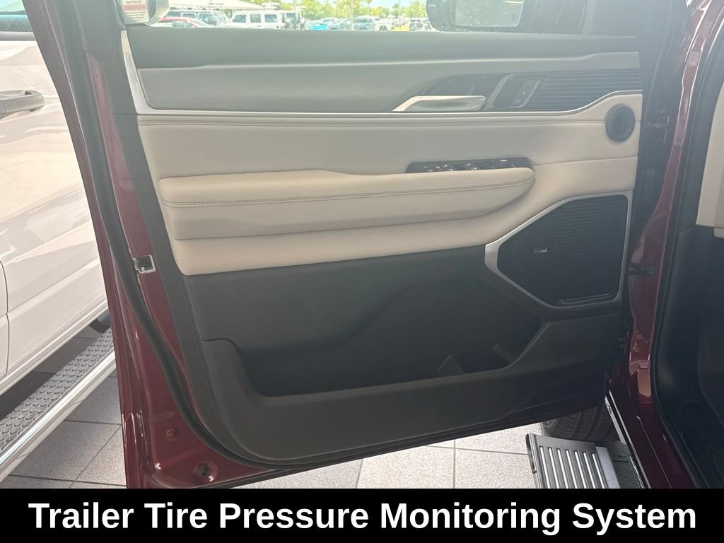 New 2026 Jeep Grand Wagoneer L Limited AWD/4WD image 33