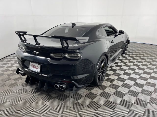 Used 2022 Chevrolet Camaro LT w/ RS Package RWD image 7