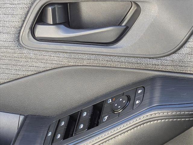 Used 2021 Nissan Rogue S image 13