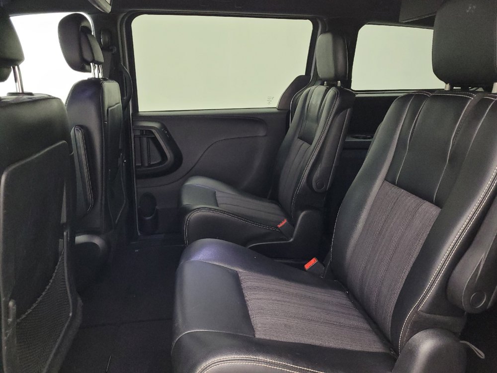 Used 2014 Chrysler Town & Country S FWD image 18