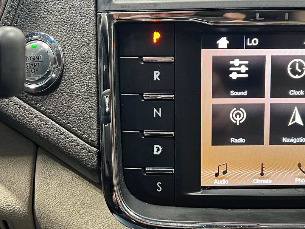 Used 2017 Lincoln Continental Select w/ Climate Package FWD image 30