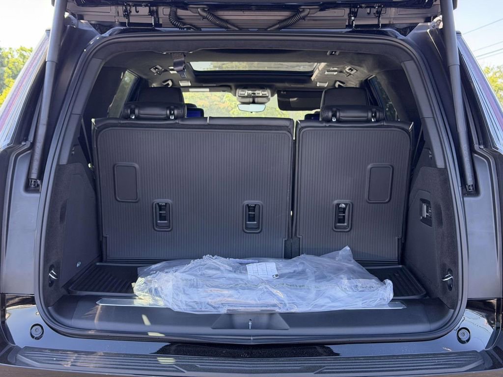 New 2026 Cadillac Escalade Platinum Luxury w/ LPO, Floor Liner Package AWD/4WD image 12