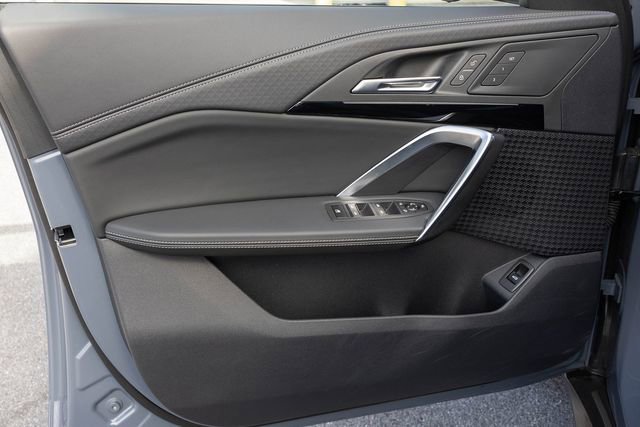 Certified 2025 BMW X2 xDrive28i image 13