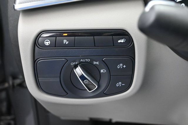 Used 2023 INFINITI QX50 Luxe w/ Accent Package FWD image 20