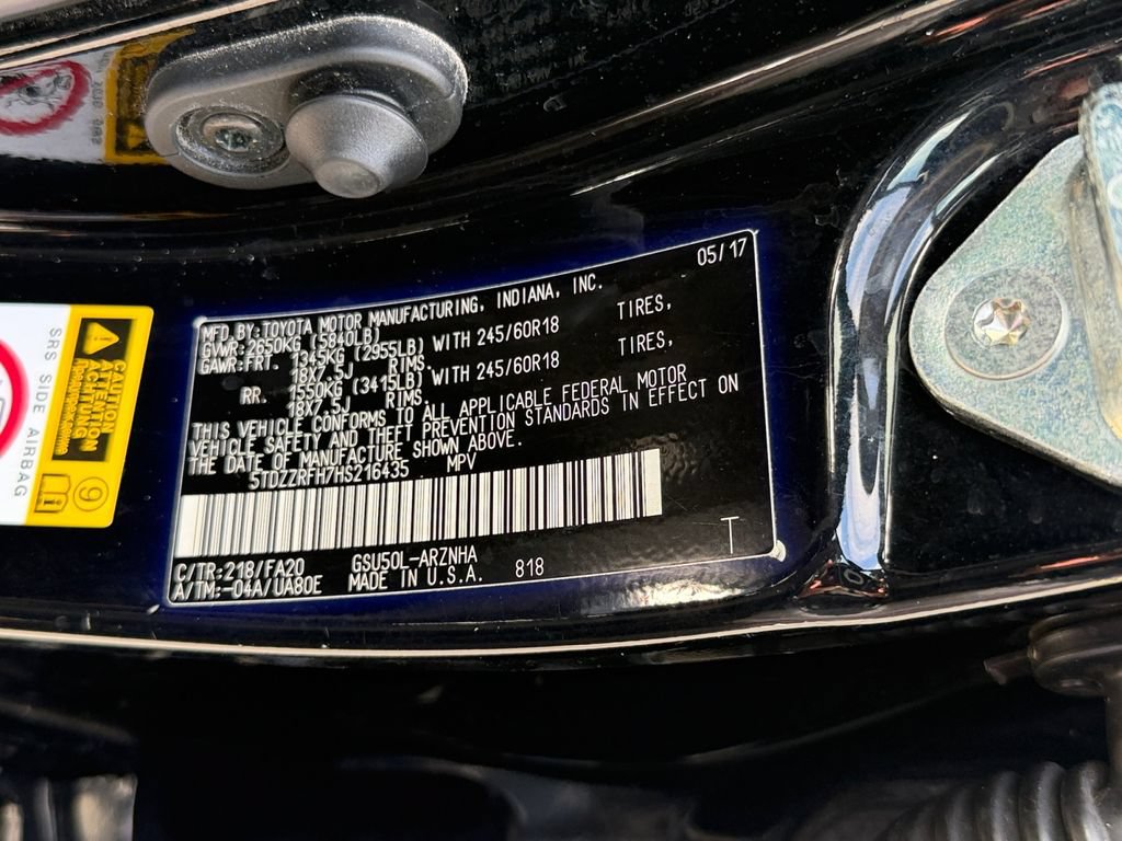 Used 2017 Toyota Highlander Plus FWD image 29