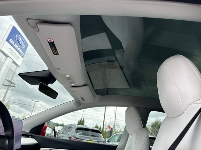 Used 2022 Tesla Model Y Long Range AWD/4WD image 30