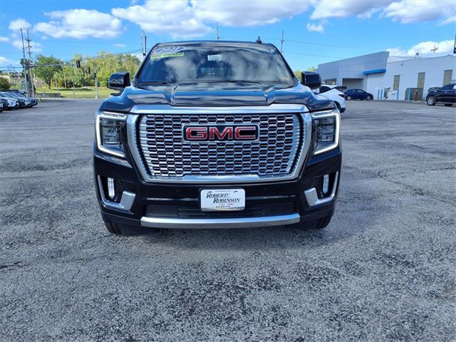 Used 2021 GMC Yukon Denali w/ Denali Premium Package image 32