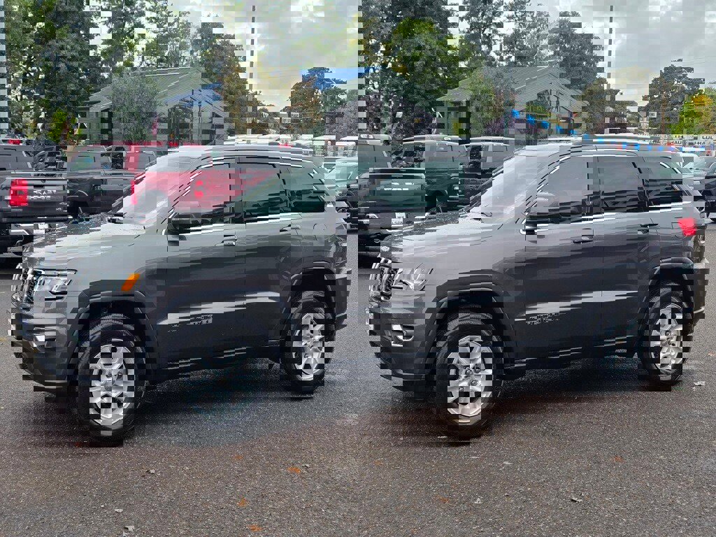 Used 2017 Jeep Grand Cherokee Laredo w/ Quick Order Package 23E image 33