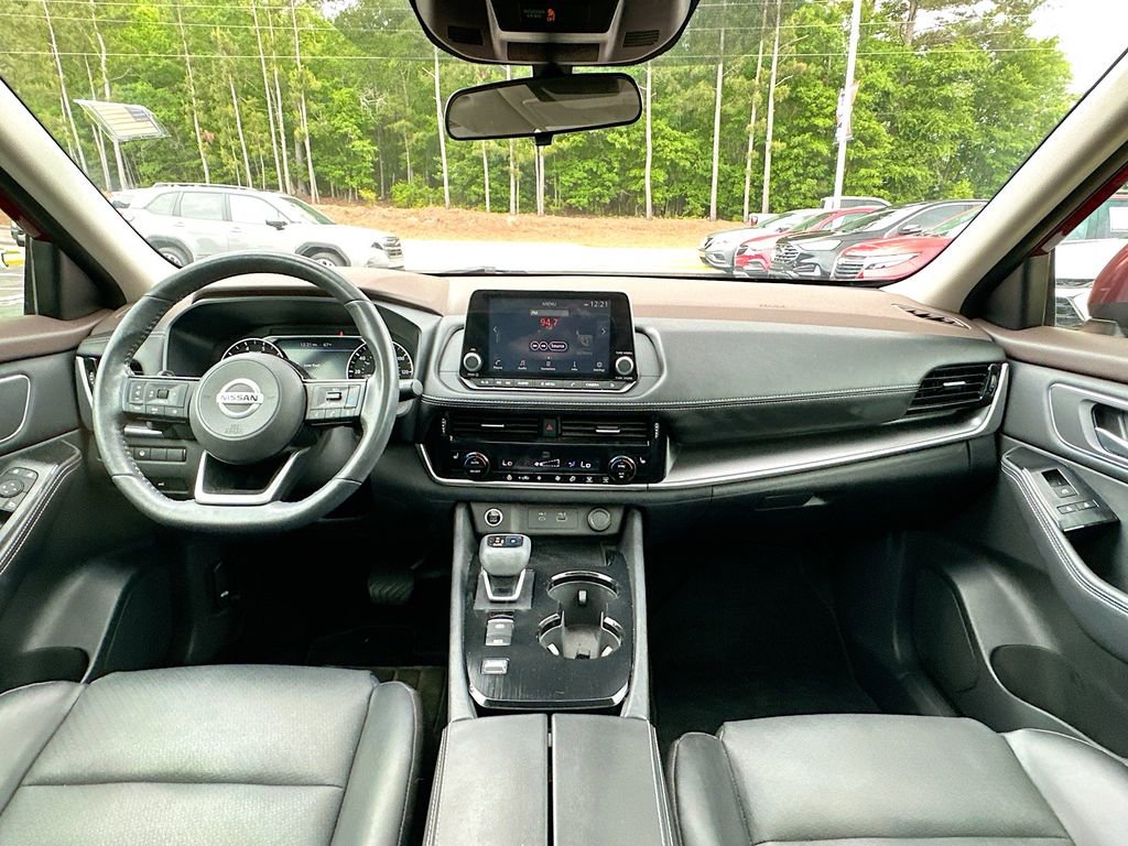 Used 2021 Nissan Rogue SV w/ Premium Package FWD image 3