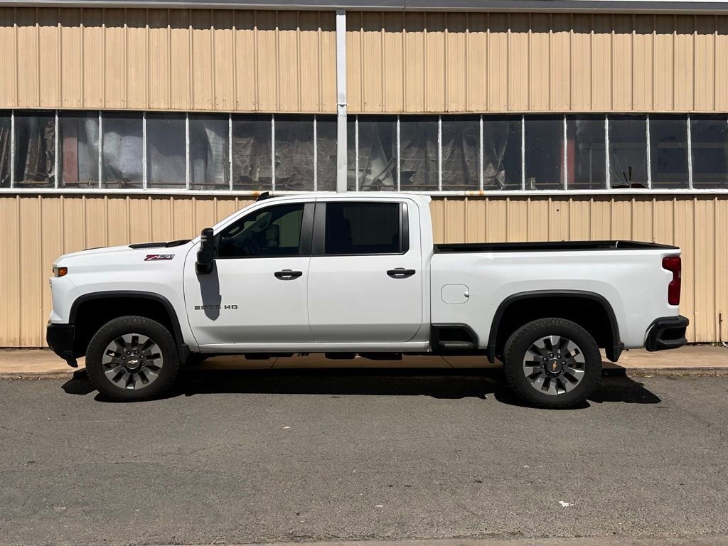 Used 2025 Chevrolet Silverado 2500 Custom w/ Custom Value Package image 3