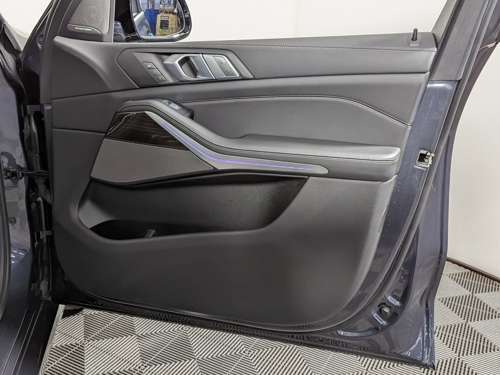 Used 2020 BMW X7 xDrive40i w/ Premium Package image 30