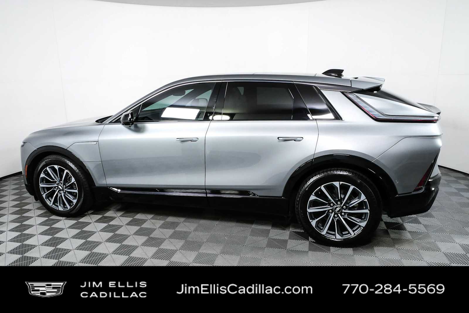 Used 2024 Cadillac Lyriq Sport w/ LPO, Floor Liner Package AWD/4WD image 31