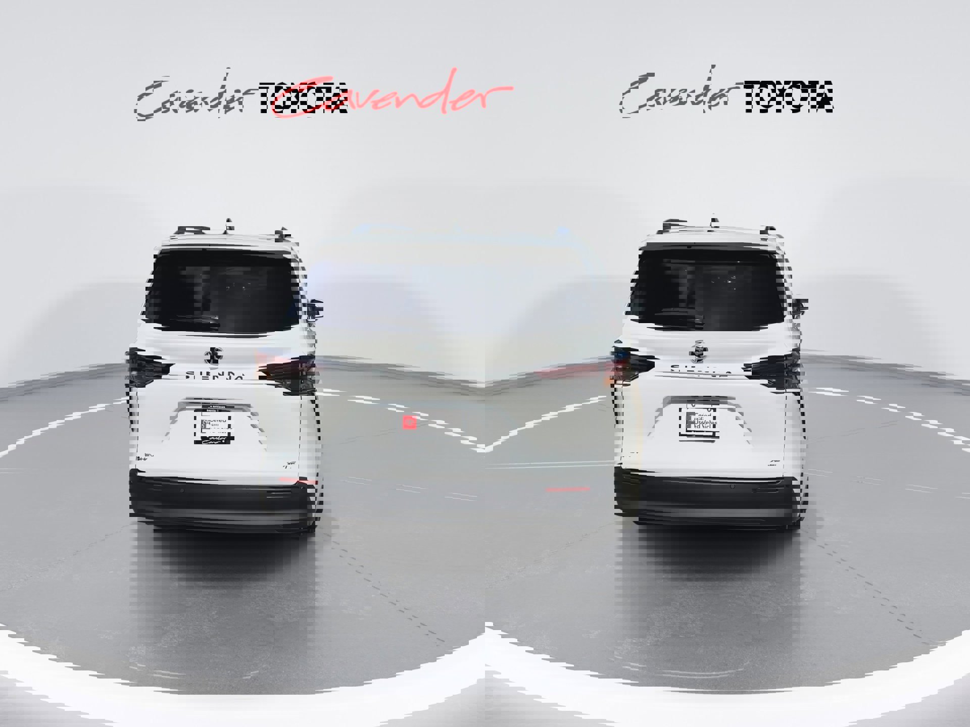 Used 2026 Toyota Sienna XLE image 7