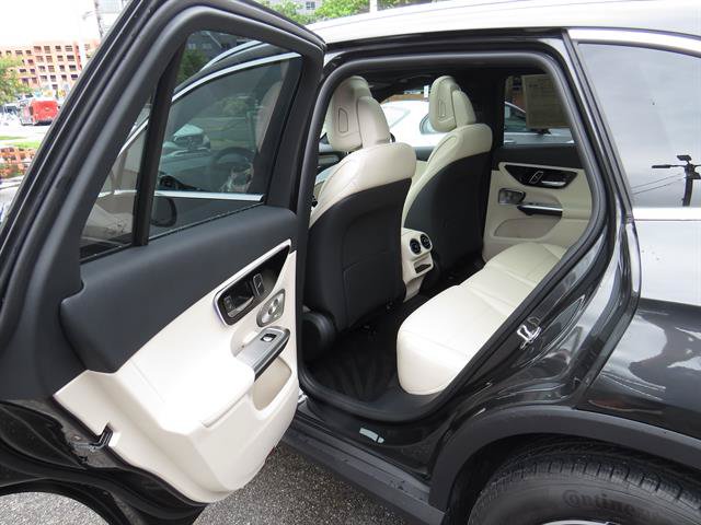 Used 2026 Mercedes-Benz GLC 300 4MATIC image 21