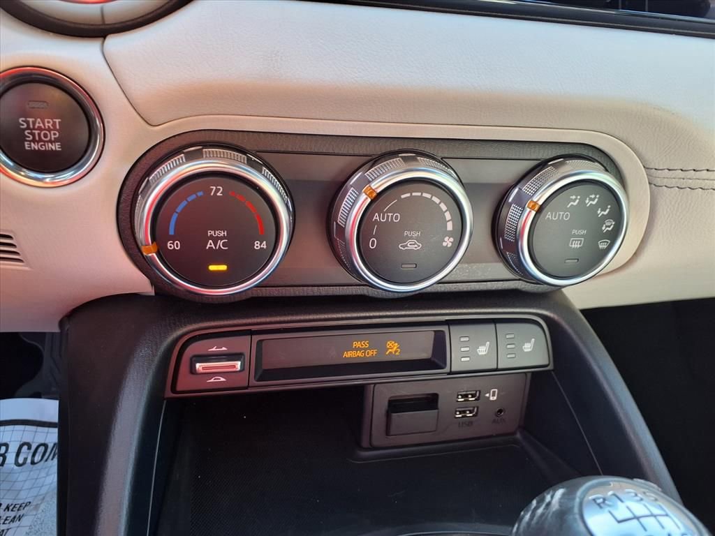 Used 2021 MAZDA MX-5 Miata RF Grand Touring image 16