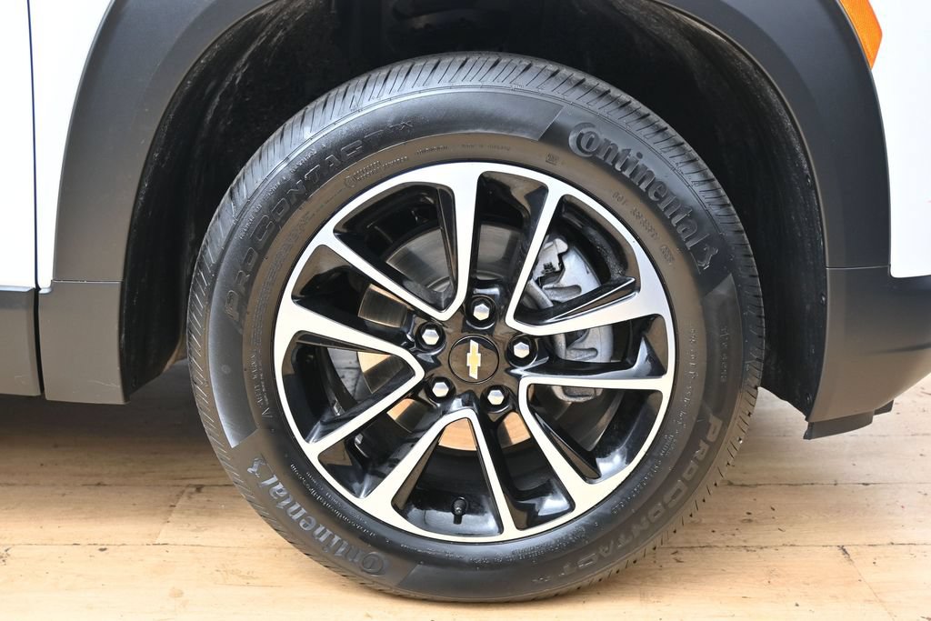 Used 2025 Chevrolet TrailBlazer LT AWD/4WD image 19