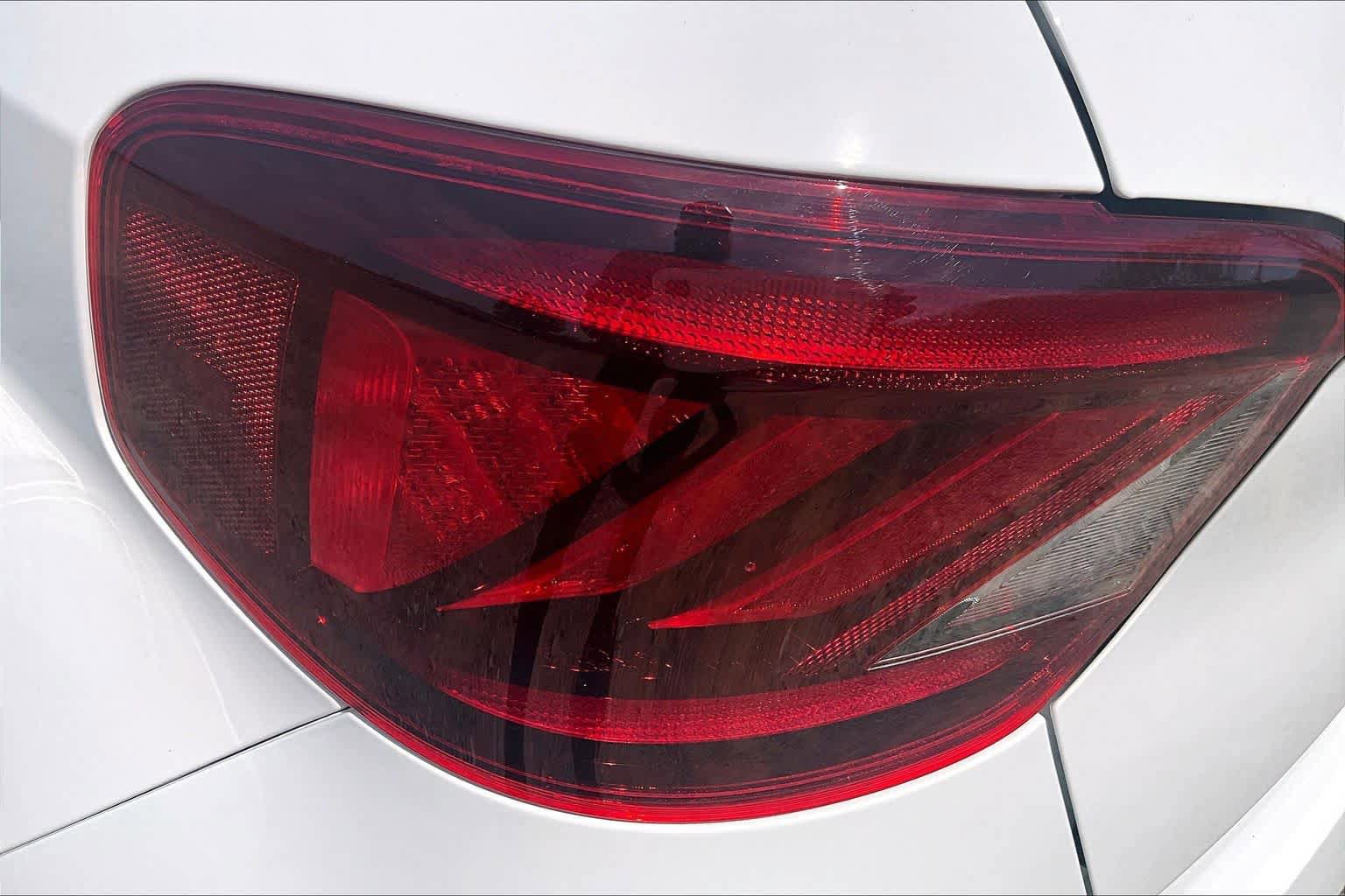 Used 2025 Hyundai Venue Limited FWD image 29
