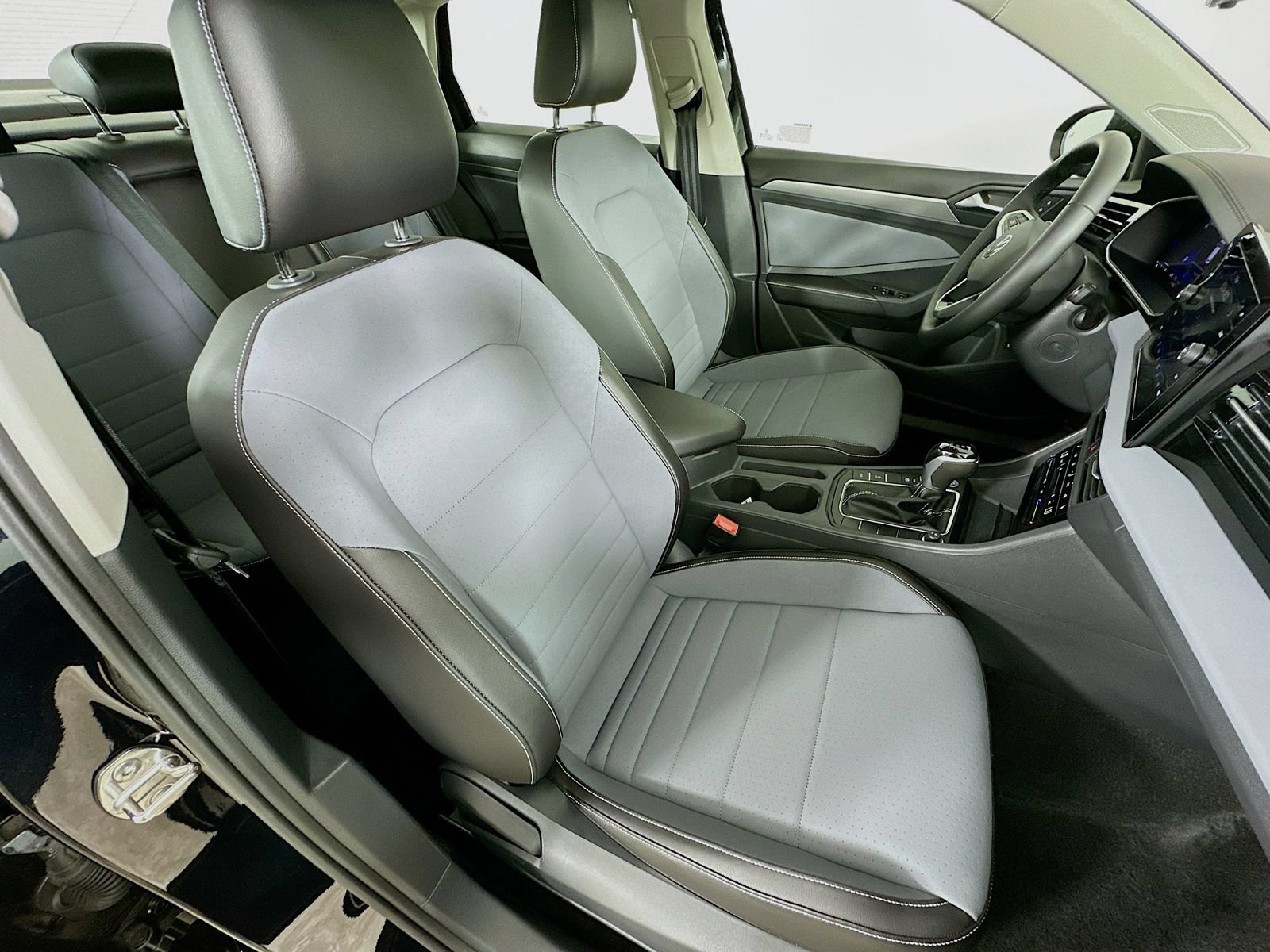 New 2026 Volkswagen Jetta SE FWD image 42