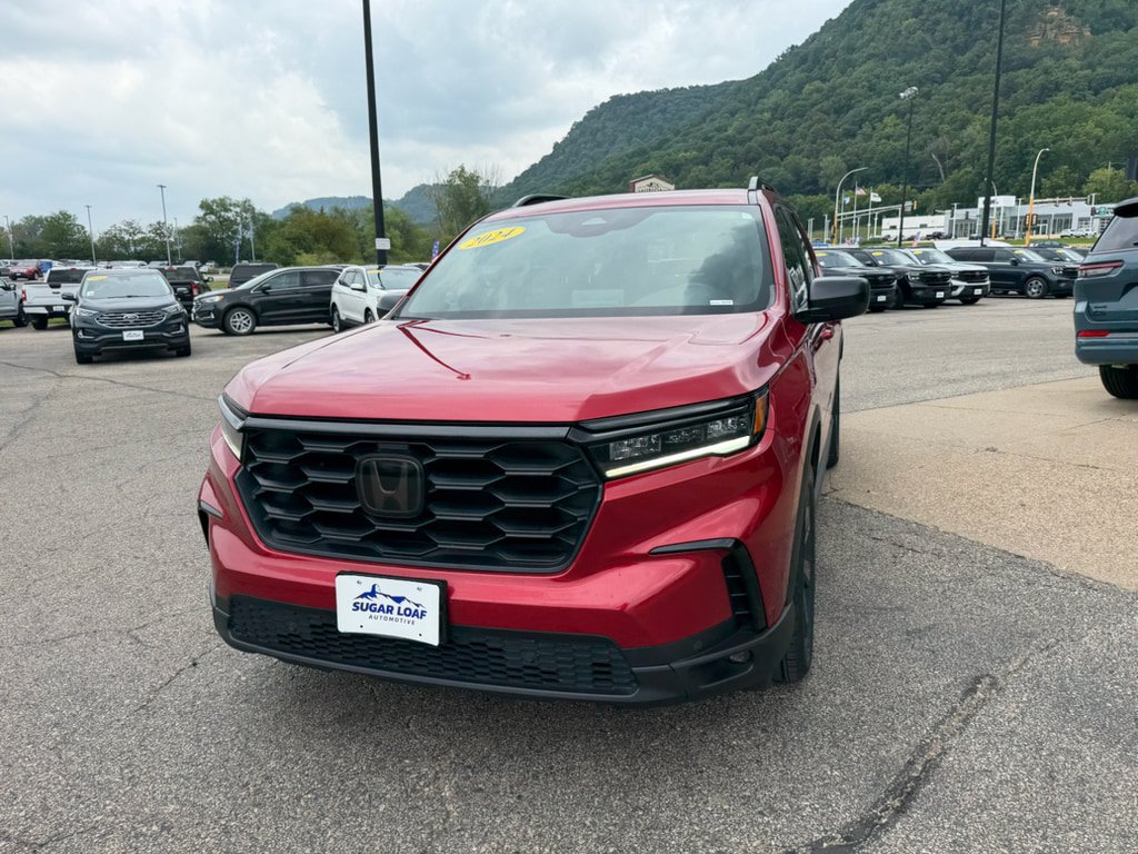Used 2024 Honda Pilot Sport image 2