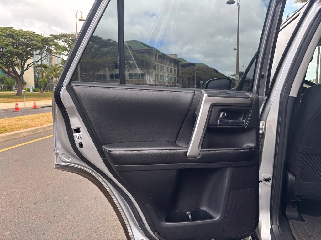 Used 2016 Toyota 4Runner SR5 RWD image 15