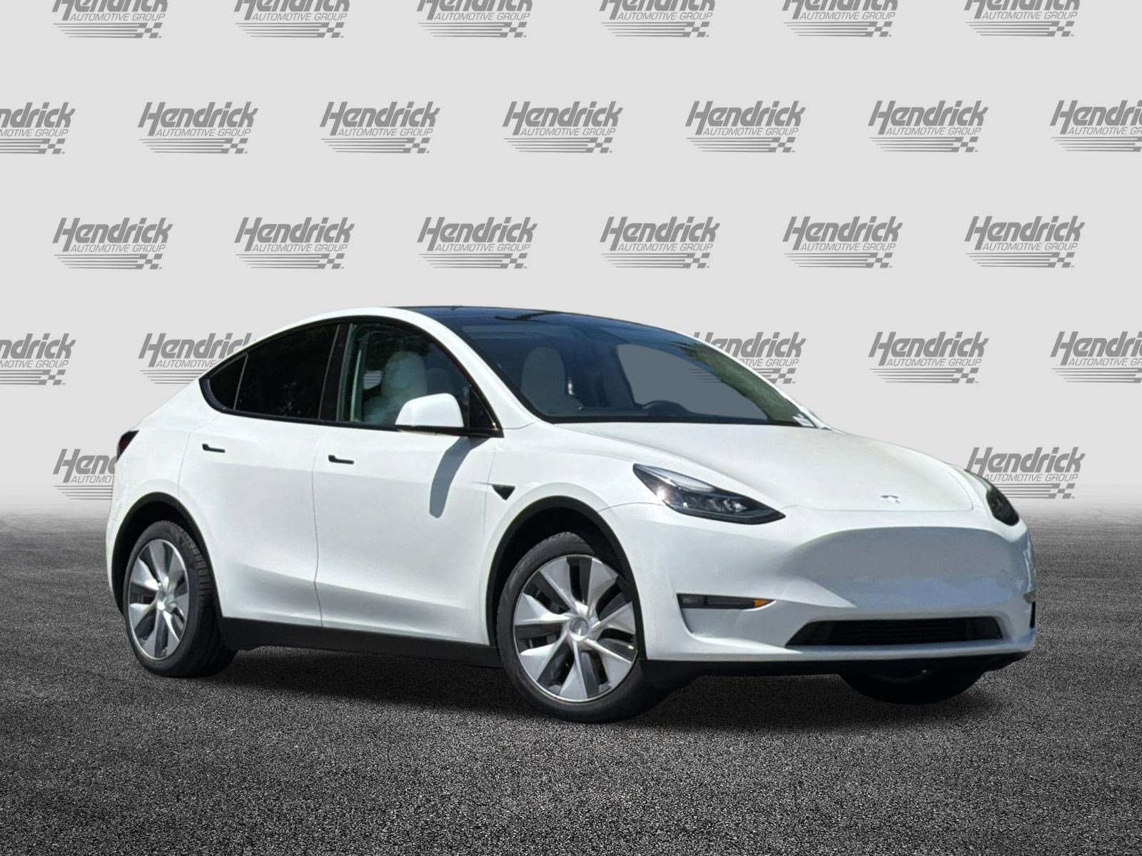 Used 2022 Tesla Model Y Long Range AWD/4WD image 2