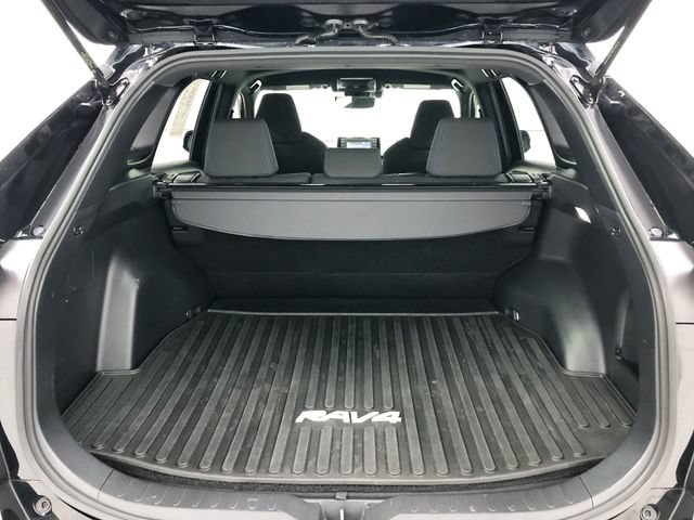 Used 2022 Toyota RAV4 SE w/ SE Grade Weather Package AWD/4WD image 23