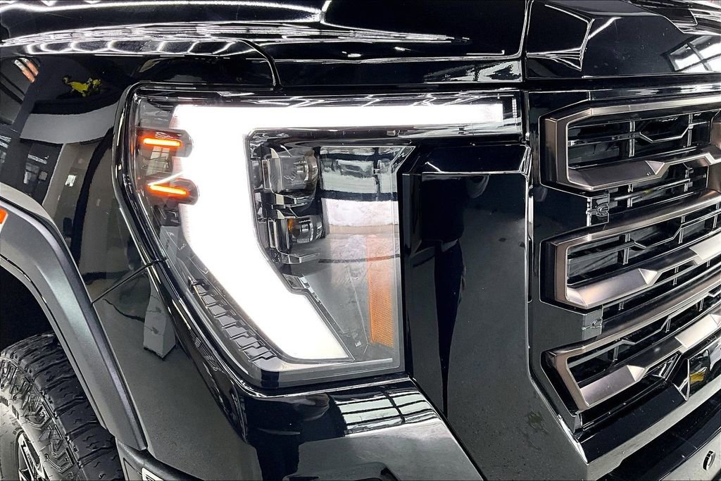 Used 2024 GMC Sierra 2500 AT4X image 35