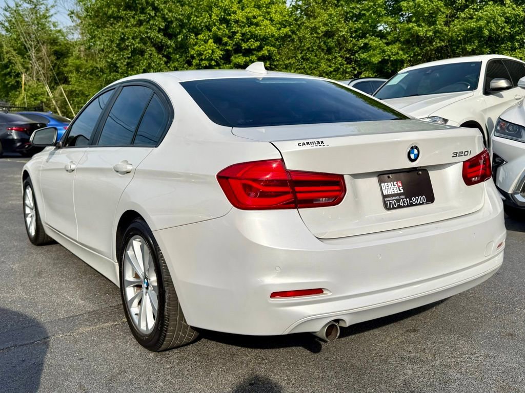 Used 2018 BMW 320i Sedan RWD image 10