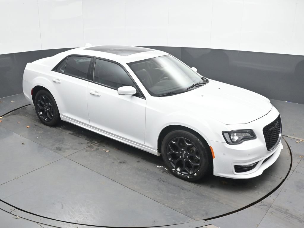 Used 2023 Chrysler 300 Touring L w/ Popular Equipment Group image 39