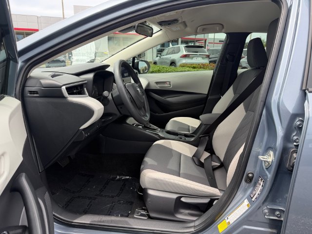 Used 2025 Toyota Corolla LE FWD image 10