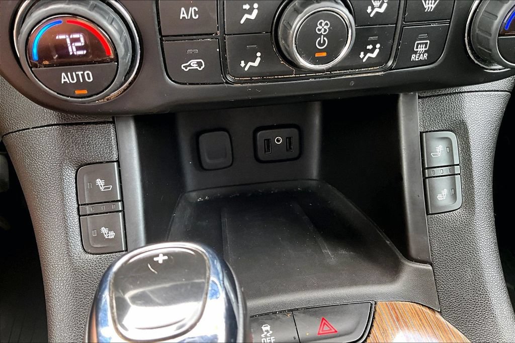 Used 2019 GMC Acadia SLE w/ LPO, Black Accent Package AWD/4WD image 16