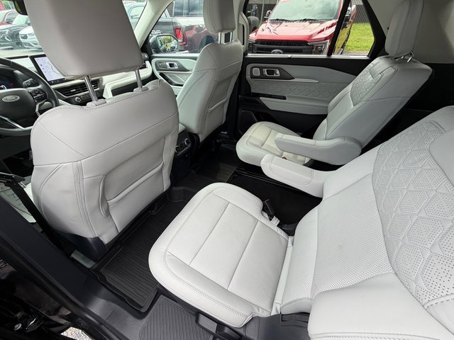 Used 2025 Ford Explorer Platinum AWD/4WD image 35