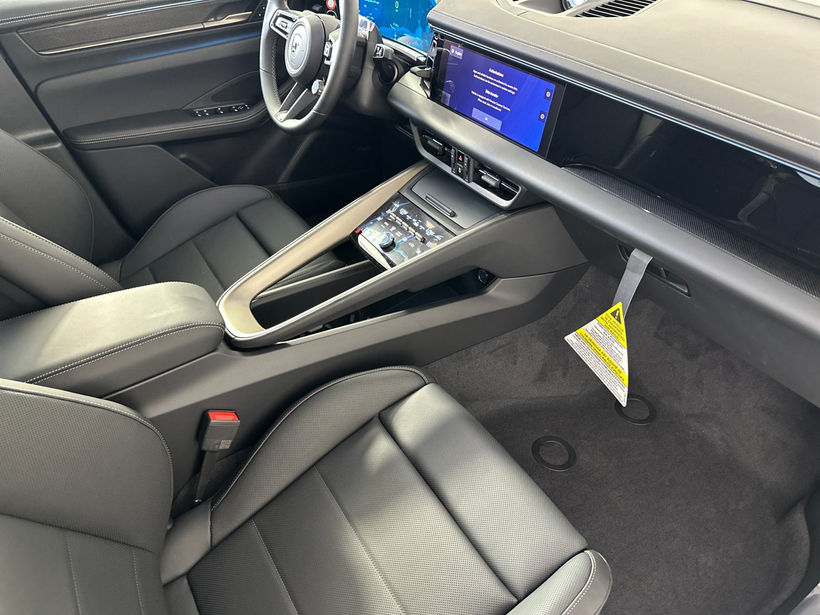 New 2026 Porsche Macan Turbo Electric AWD/4WD image 18